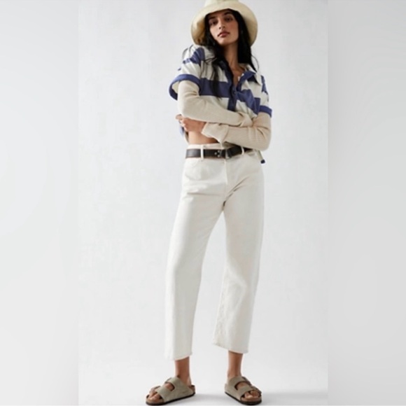 MOTHER Superior Ditcher Cropped Jeans in Act Natural - Picture 3 of 15